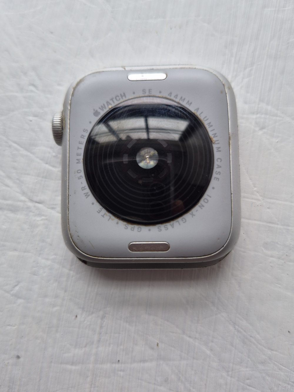 Apple Watch SE 44mm Silver Aluminum (White Back)